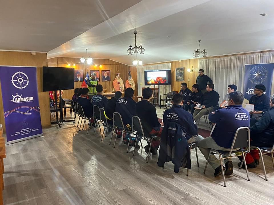 ARMASUR apoya realización de nuevo curso para Sexta Compañía de Bomberos.